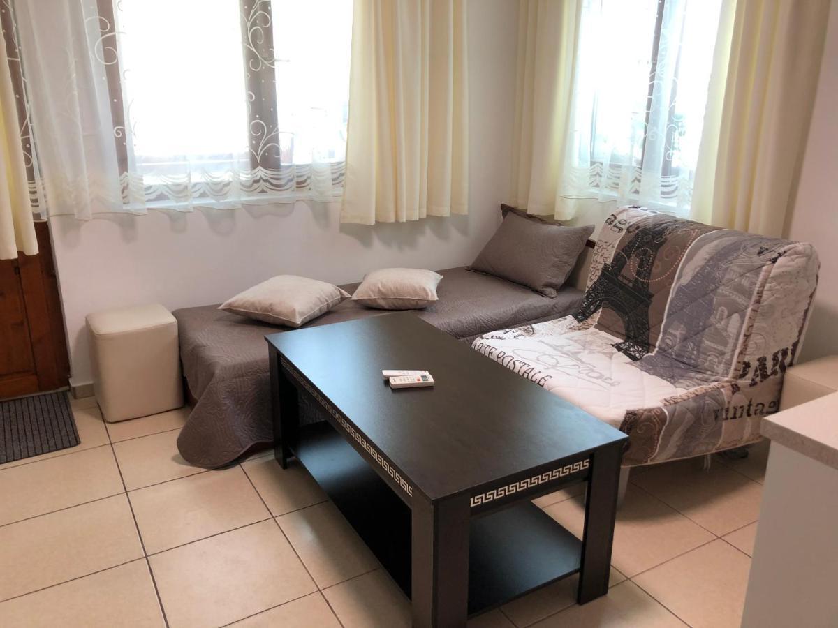 Gloria House 2*