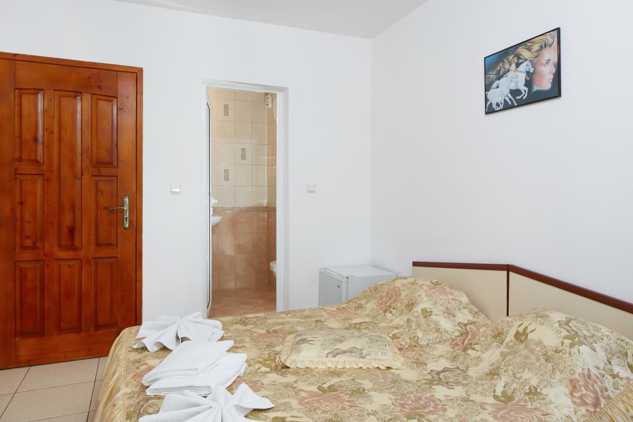 Gloria House Гостьовий будинок 2*